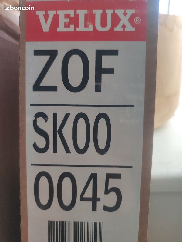 Poignée de velux (barre de manœuvre) avec ouverture pour la ventilation (image 1)