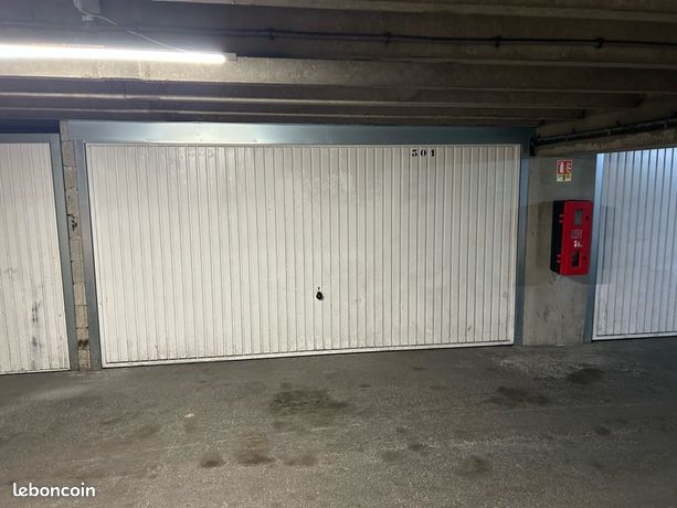 Location de box 30 m2 sécurisé 24h/24 – Val-de-Fontenay (94) Accès A86 Doubles box