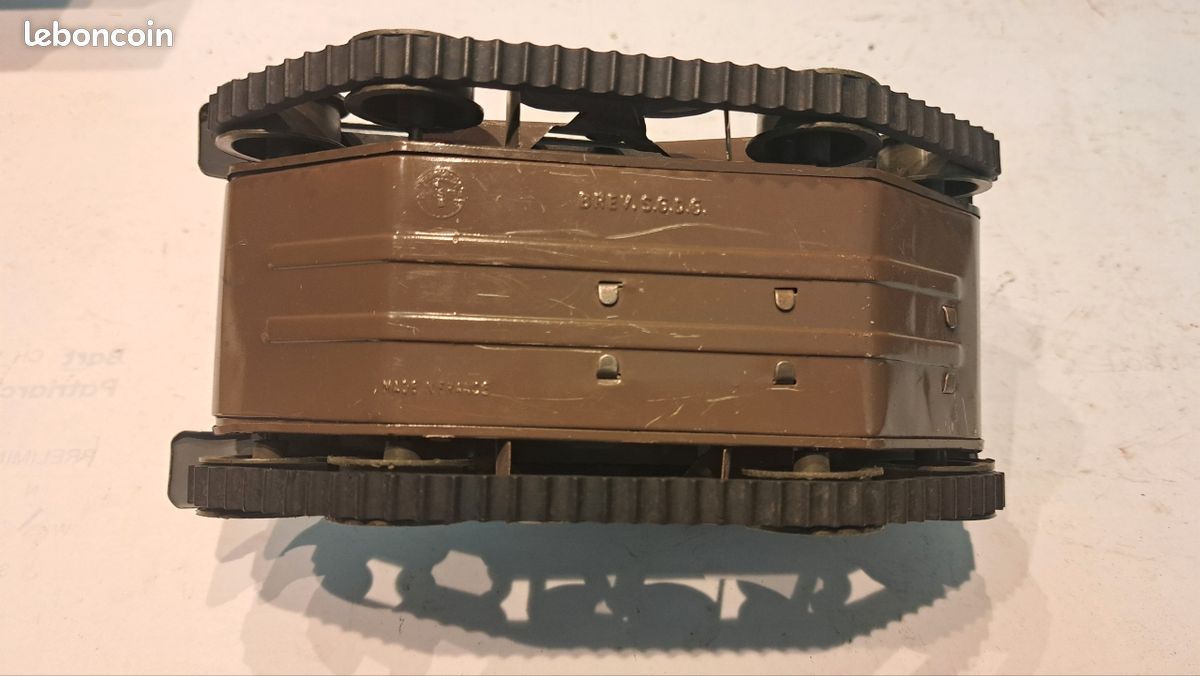 Ancien Tank Jouet JOUSTRA – À Clé – Ne Fonctionne Plus – À Restaurer Ou Pour Pièces – Vintage