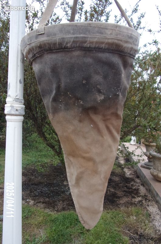 Ancien filtre à vin (image 1)