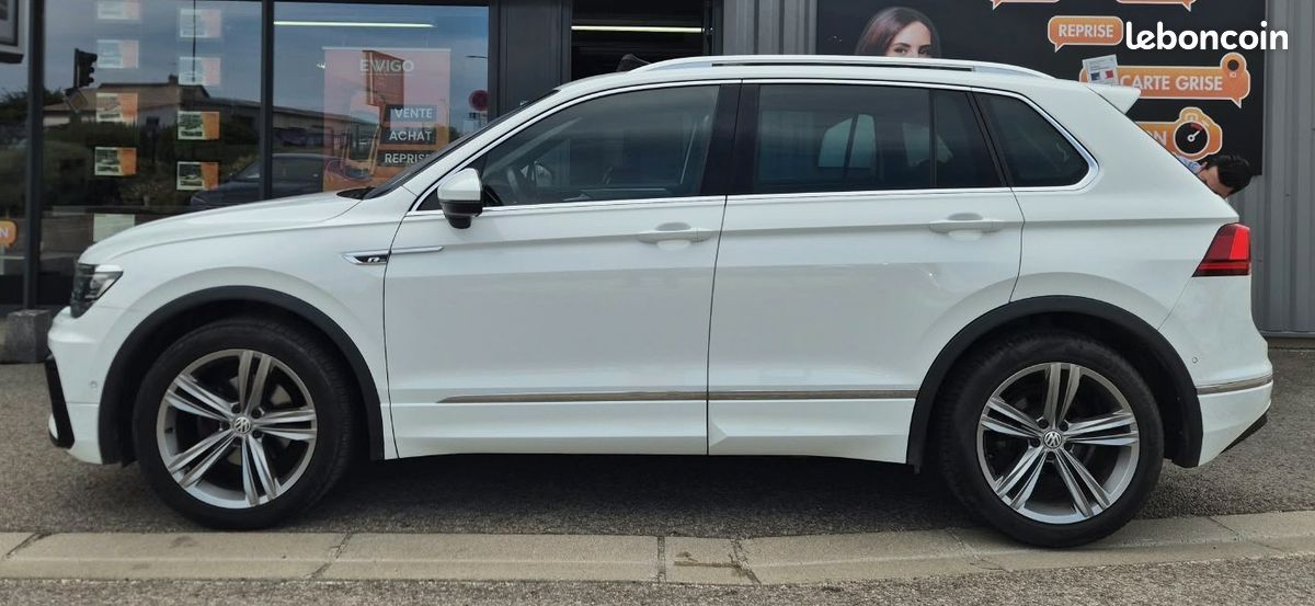 VOLKSWAGEN TIGUAN 2.0 TDI 150 CARAT - R-Line int/ext - Attelage électrique (image 18)