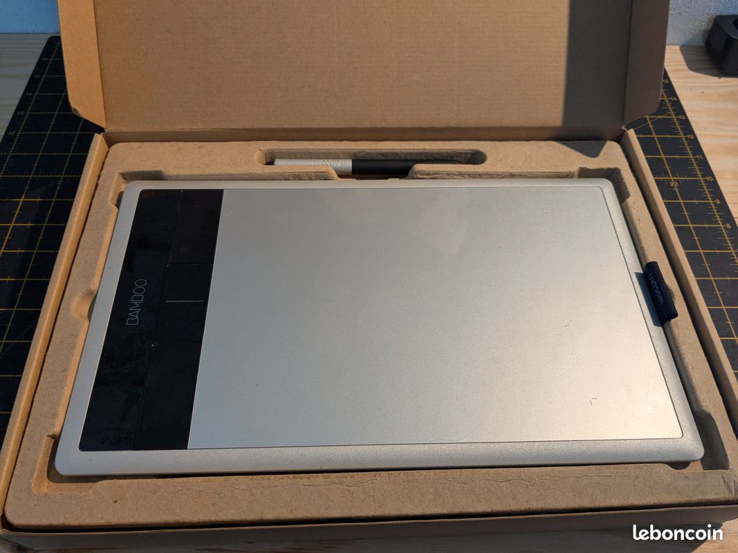 Bamboo Fun Pen Touch M (CTH 670) Loisirs créatifs