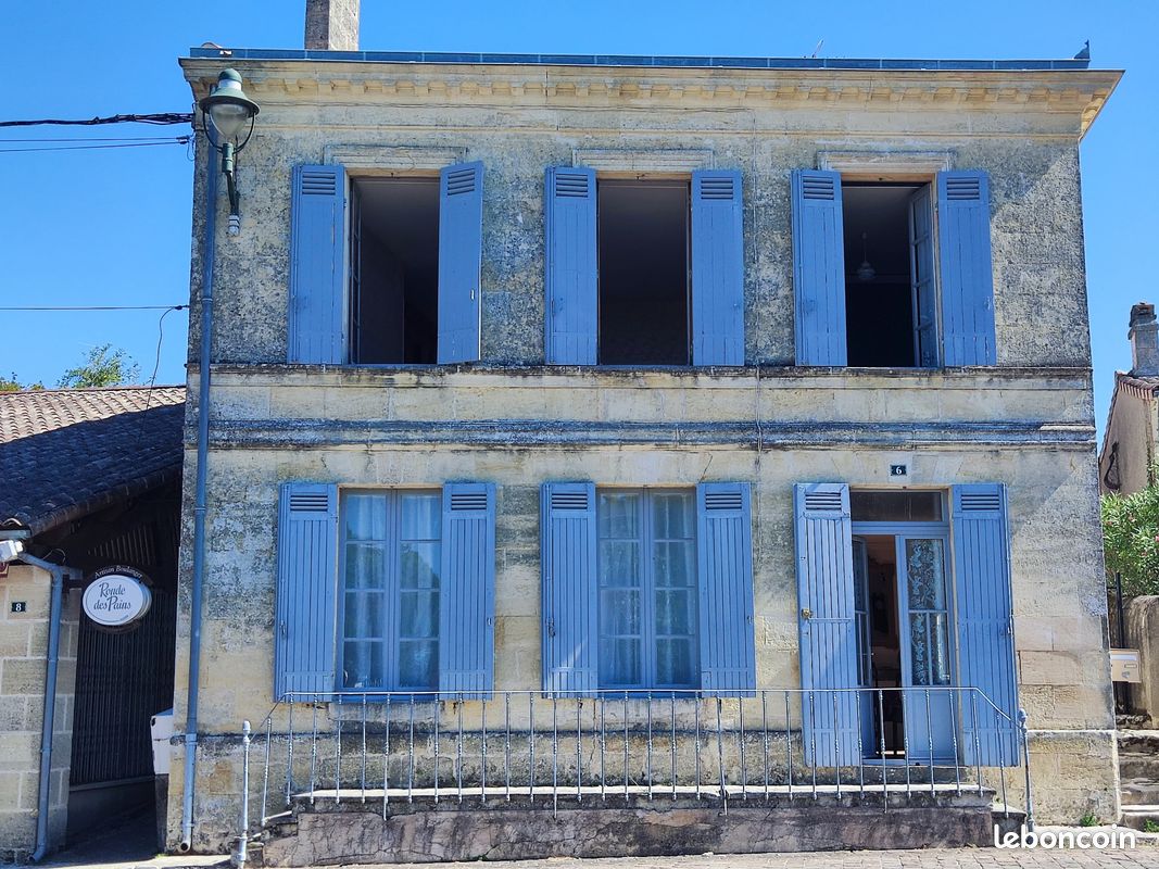 Maison 8 pièces 1808 m² · à Plassac · 1 808 m² · 220 000 €