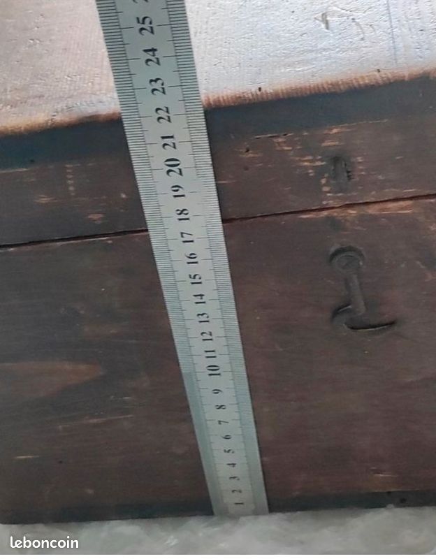 Coffre en bois ancien (image 6)
