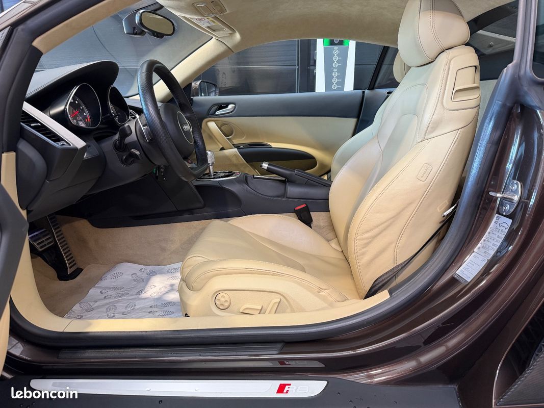 Audi R8 Coupe 4,2L FSI V8 430Ch QUATTRO S-TRONIC PACK CARBONE (image 16)