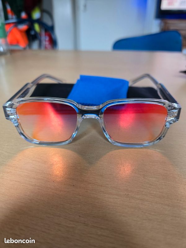 Lunette solaire (image 1)