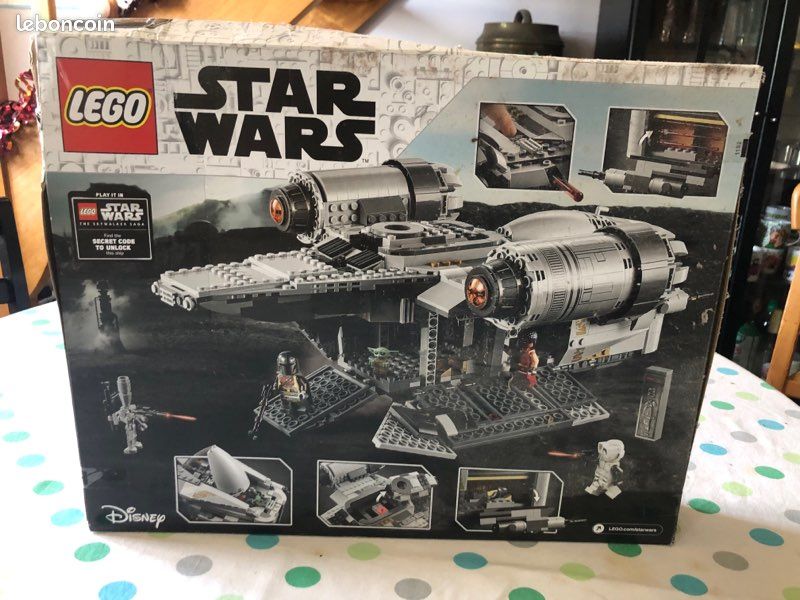 Lego 75292 : The Razor Crest (2020) (image 2)
