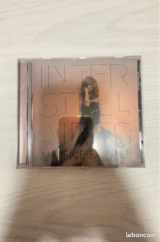 CD Interstellaires, Mylène Farmer (image 1)