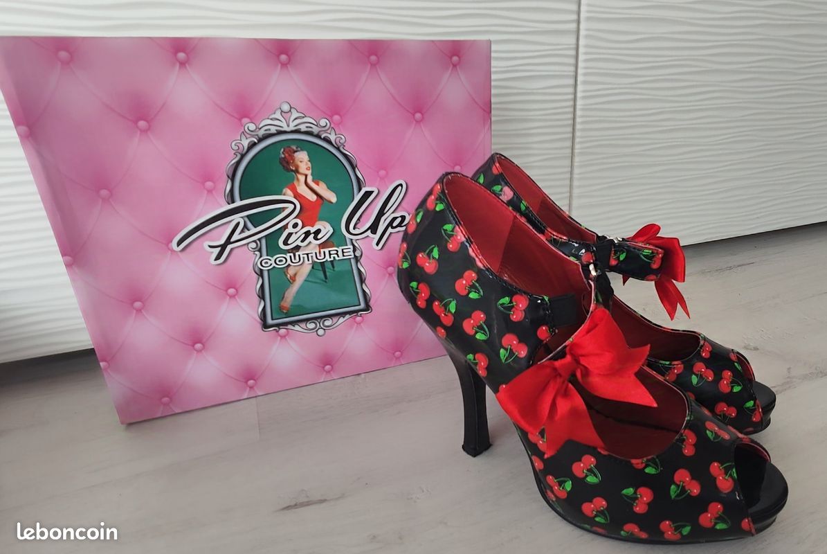 Rose Chaussure Pin Up Petit Talon Escarpin Pin Up Années 1940 Noir