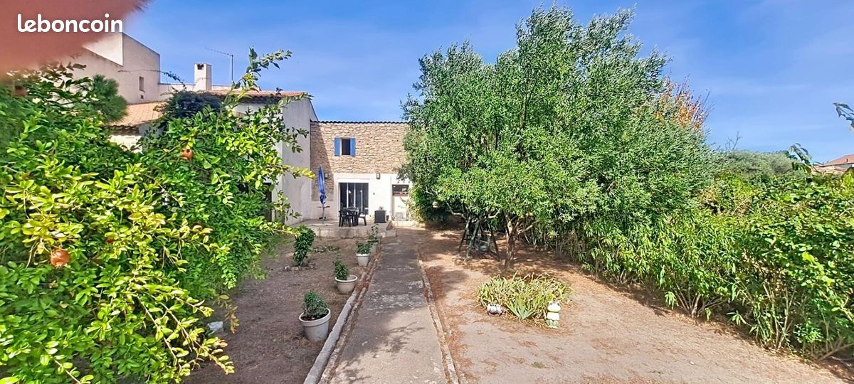 Maison 8 pièces 251 m² · à Saint-Geniès-de-Fontedit · 251 m² · 368 000 €