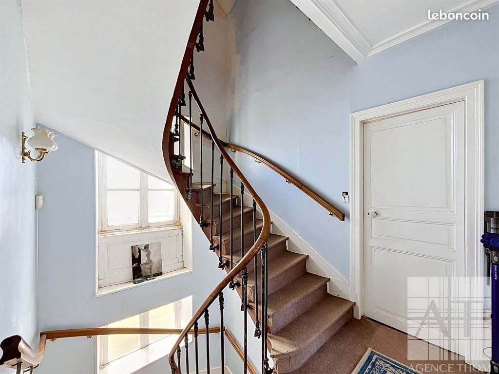 Propriété 10 pièces 219 m² (image 17)