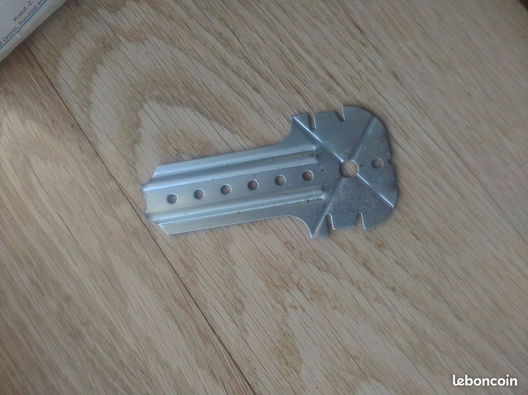 Lot de 73 suspentes KNAUF - modèle B 90 (image 3)