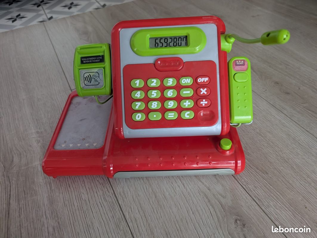 Caisse Enregistreuse Jouet HYES Rouge – Calculatrice Réaliste, Scanner Sonore, Micro, Panier Et Accessoires Pour Jeu De Rôle Supermarché (3-8 Ans)