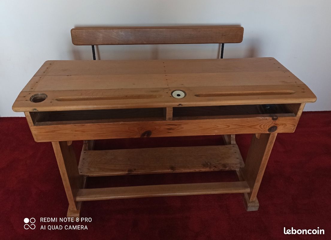 Bureau d'écolier en bois avec pupitre (image 1)