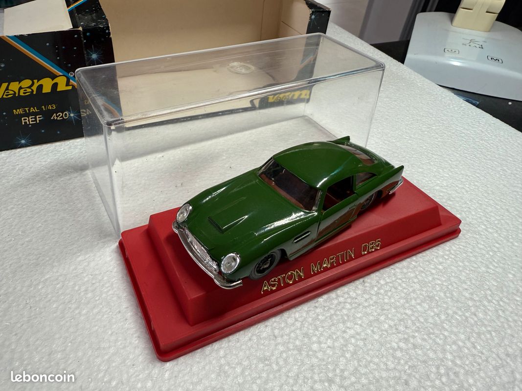 Aston Martin DB5 Solido 1:43 – Neuve Dans Sa Boîte Vitrine D'Origine (MIB)