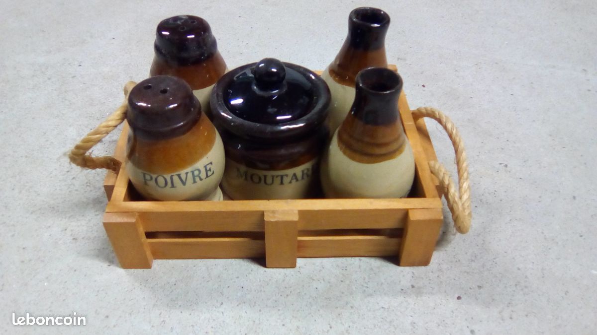 Ensemble petites carafes et bouteilles (image 2)