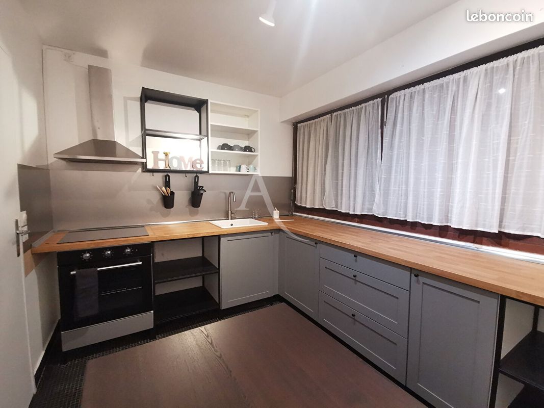 Appartement 1 pièce 10 m² · aux Ulis · 10 m² · 550 €/mois