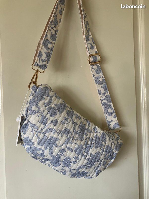 Sac banane matelassé bleu (image 3)