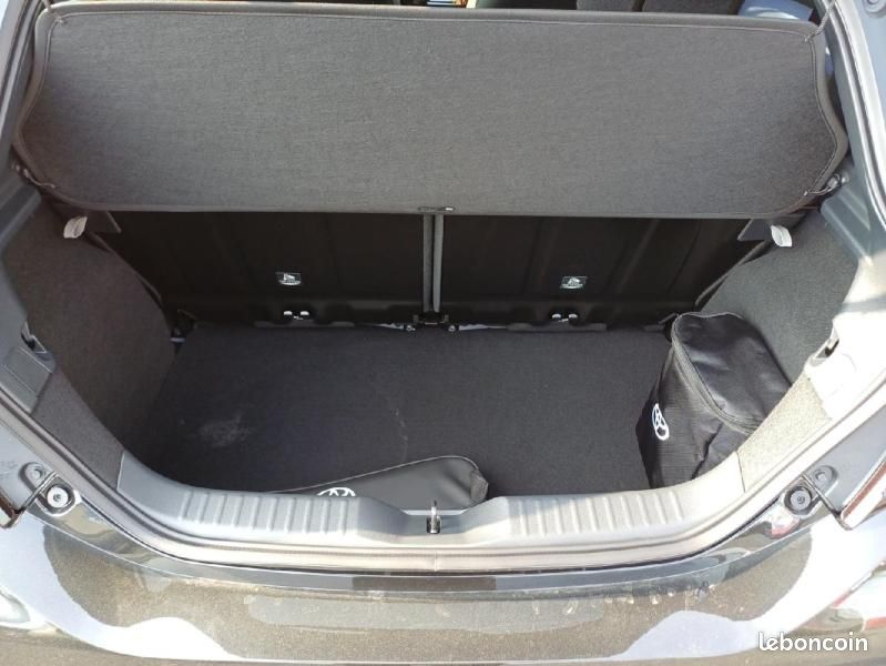 Toyota Aygo X 116h Graphic (image 16)