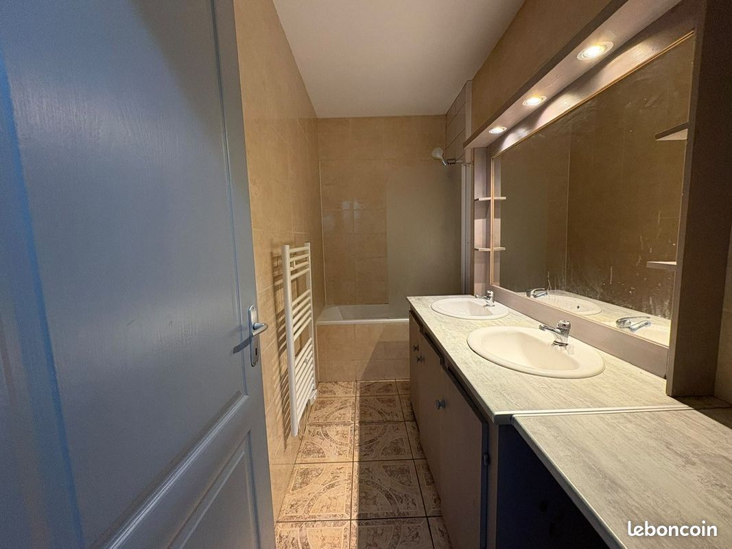 Maison 4 pièces 78 m² · à Saint-Seurin-sur-l'Isle · 78 m² · 885 €/mois