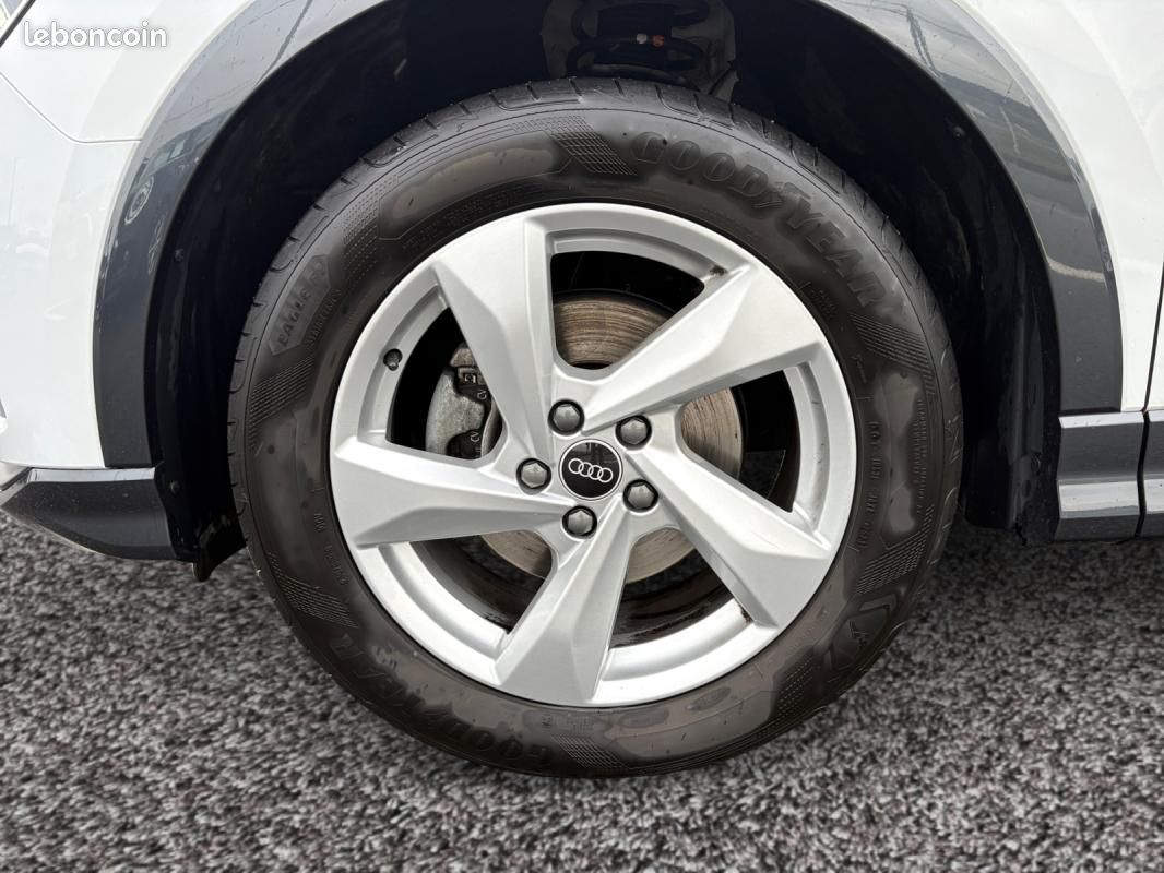 Audi Q3 35 TFSI 150 ch Design Luxe (image 9)