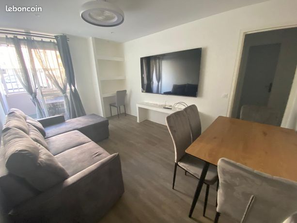 Disponible dès maintenant, Charmant 3 pièces meublé avec terrasse en rez de chaussé - à proximité de toutes commodités dans la commune de Basse-Terre