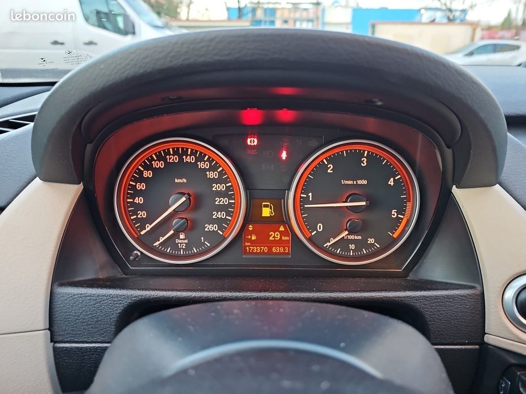 BMW X1 E84 sDrive 20d 177 ch Luxe - INTÉRIEUR CUIR ? SIÈGES CHAUFFANTS ? CARPLAY (image 12)