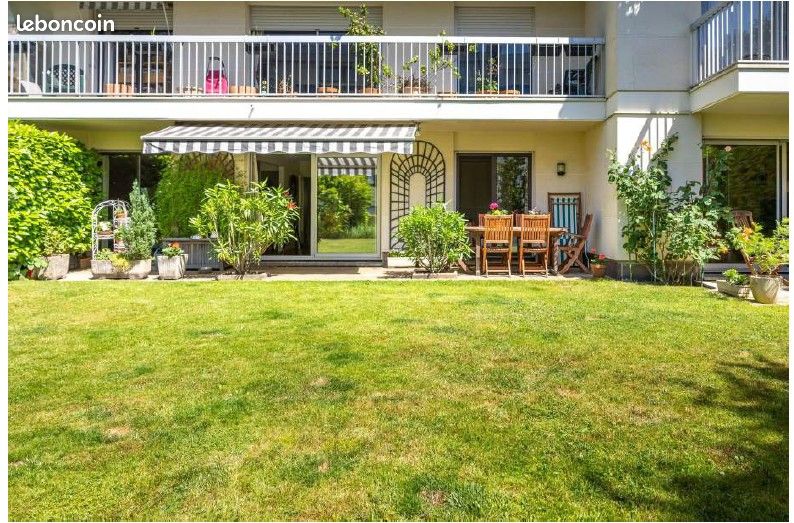 Appartement 6 pièces 129 m² · à Versailles · 129 m² · 990 000 €