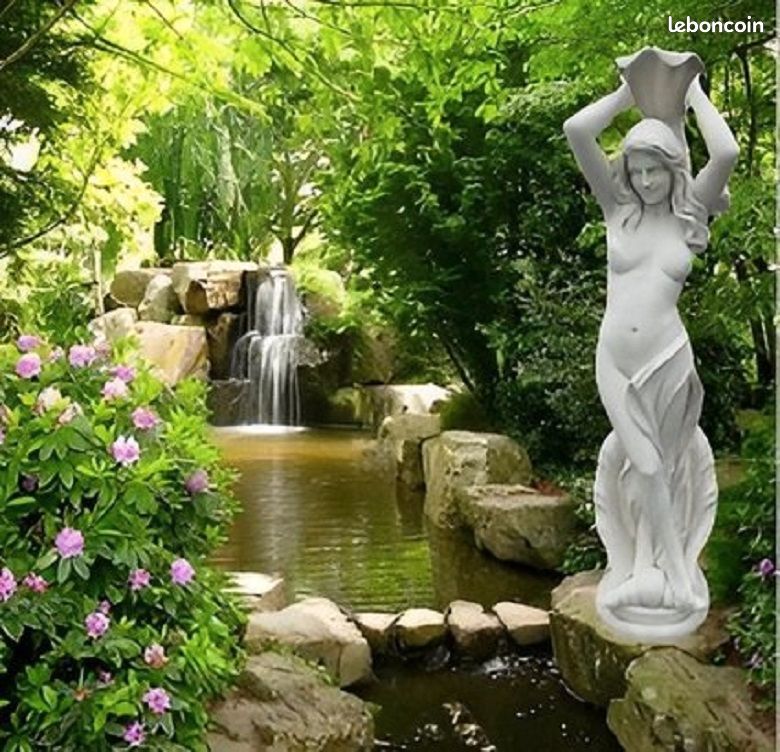 Statue De Buste Femme à L'Oiseau - Déco Intérieure Art Déco, 27 Cm, Résine Rouge