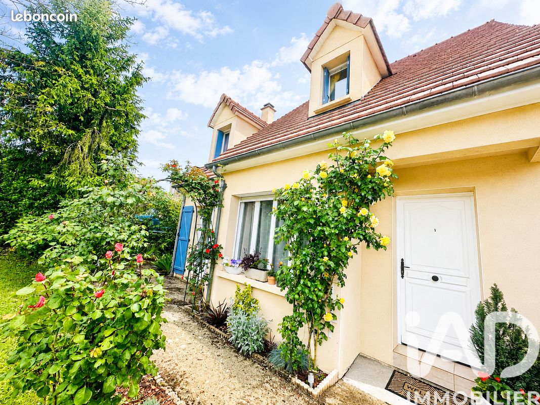 Maison 6 pièces 126 m² · à Houx · 126 m² · 259 000 €