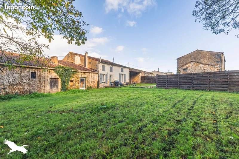 Maison 9 pièces 206 m² · à Bords · 206 m² · 350 000 €