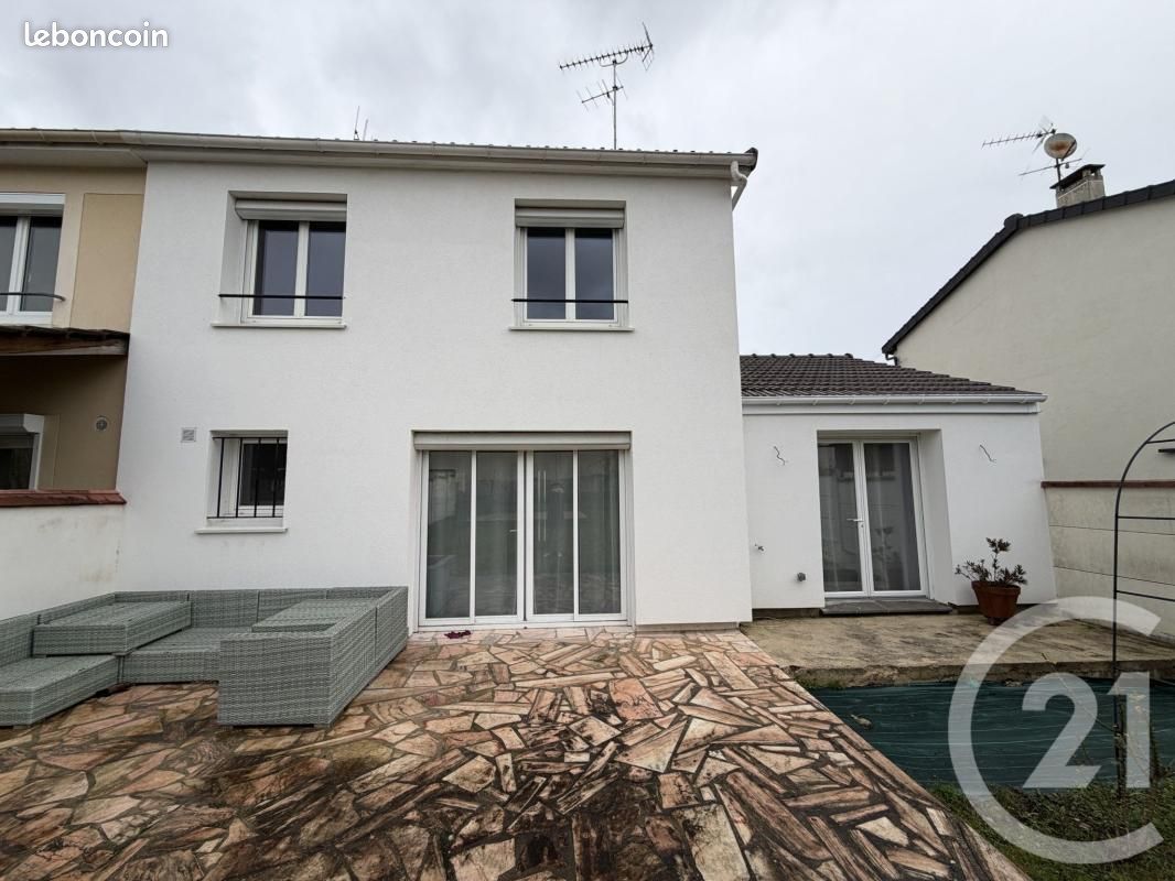 Maison 6 pièces 102 m² · à Claye-Souilly · 102 m² · 325 500 €