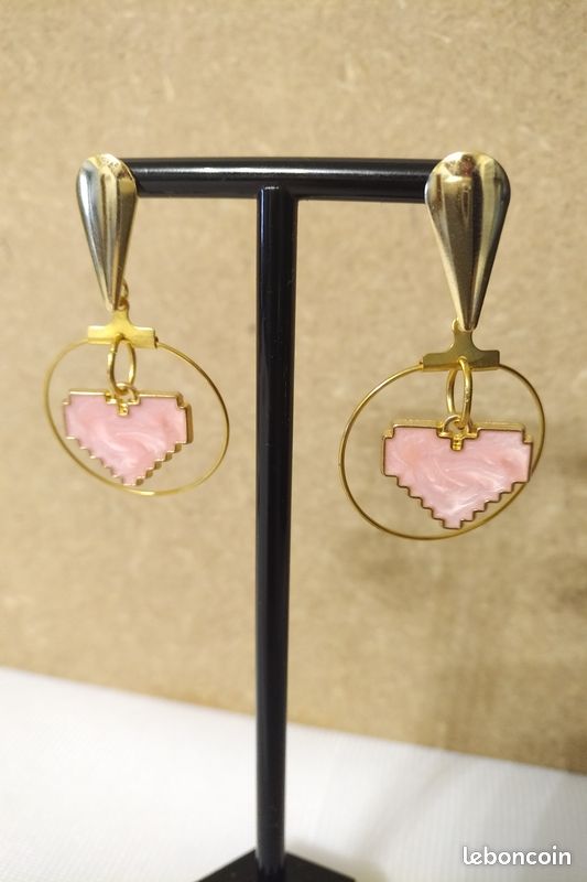 Boucles d'oreille artisanales coeur pixel (image 1)