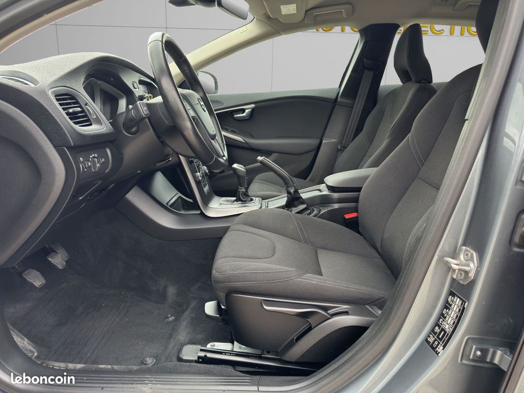 Volvo v40 2.0l d 120ch (image 9)