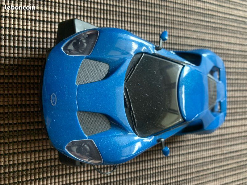 Ford GT télécommandée (image 3)