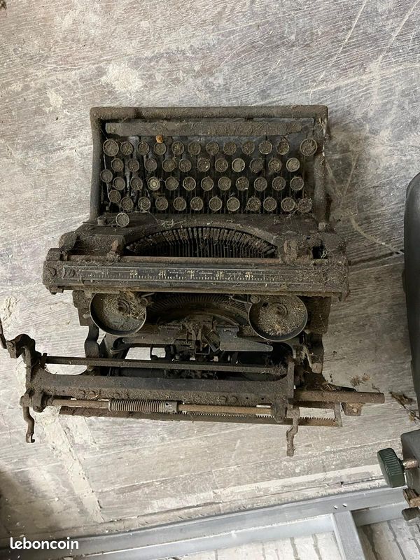 TOPINCN Machine à écrire Vintage, Modèle fabriqué à la Main en Fer, Jouet pour Ami, Enfant, Adolescent TOPINCN Machine à écrire Vintage, Modèle fabriqué à la Main en Fer, Jouet pour Ami, Enfant, Adolescent