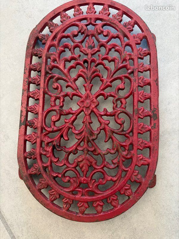 Dessous plat en fonte cœur rouge - rhodonea | Fabrique de Styles Dessous plat en fonte cœur rouge - rhodonea | Fabrique de Styles