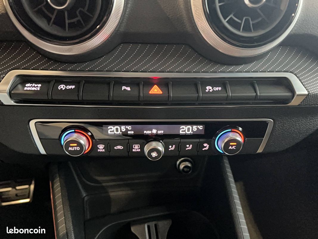 AUDI Q2 35 TFSI 150 S tronic 7 Black Edition (image 28)