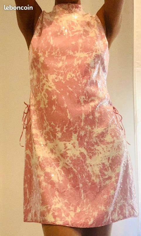 Robe fourreau sans manches fleurie modèle 233715 | 1ère Avenue
