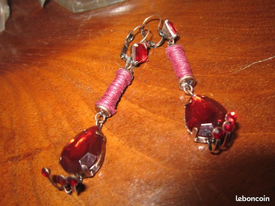 Ensemble rouge collier et boucles (image 8)