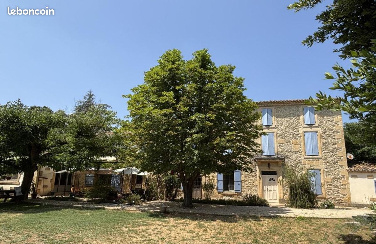 Maison 7 pièces 280 m² · à Sernhac · 280 m² · 650 000 €