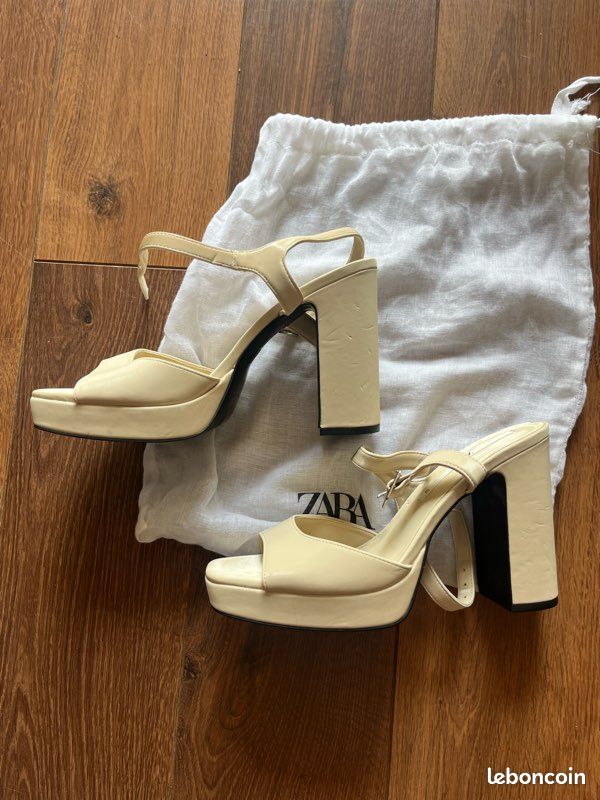 Talons beige ZARA Chaussures