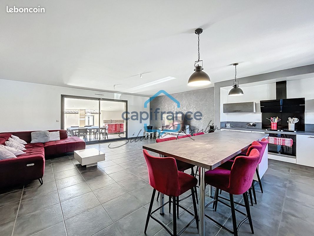 Maison 5 pièces 110 m² · à Pierrelatte · 110 m² · 220 000 €