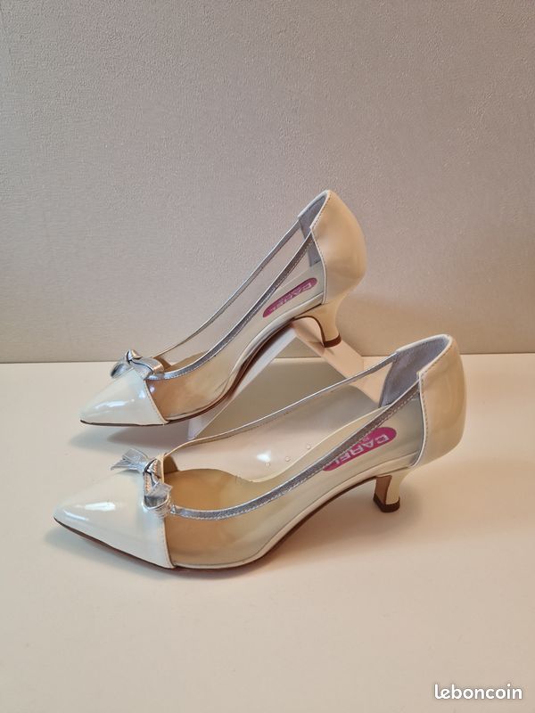 Escarpins Vintage Carel Pointure 40,5 (8 1/2) - Cuir Beige - Occasion Très Bon état - Talons Hauts