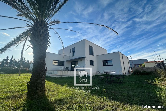 Villa 4 pièces 250 m²