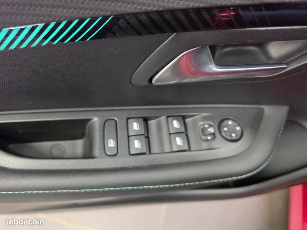 PEUGEOT 208 PureTech 100 S&S EAT8 Allure (image 14)