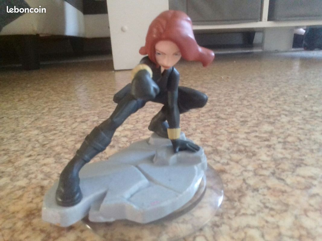 2 figurines disney jeux (Marvel,star wars ) (image 1)