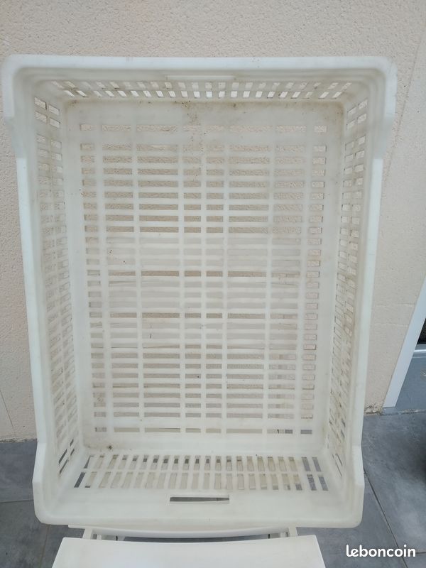 Grande caisse en plastique épais (image 1)