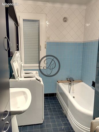 https://img.leboncoin.fr/api/v1/lbcpb1/images/8c/0b/4f/8c0b4f6b8f29255434dfecd246f449747c125ddb.jpg?rule=ad-image