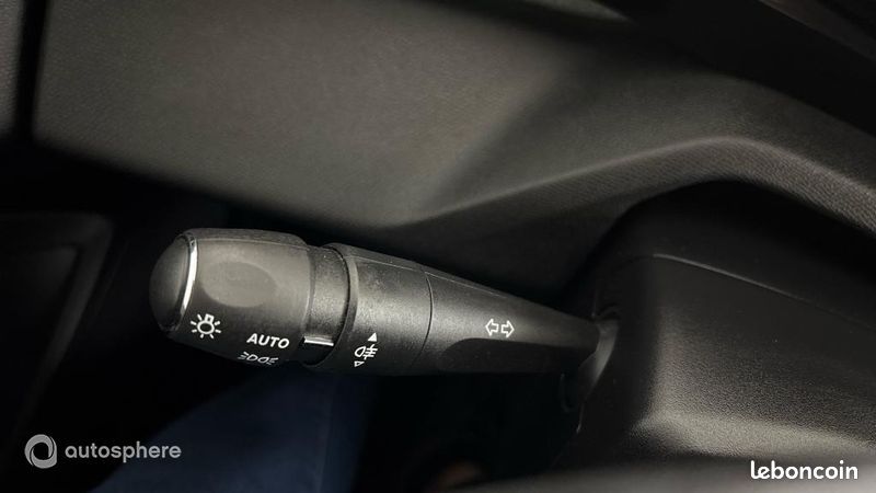 Peugeot 308 1.2 PureTech 130ch S&S Allure (image 23)
